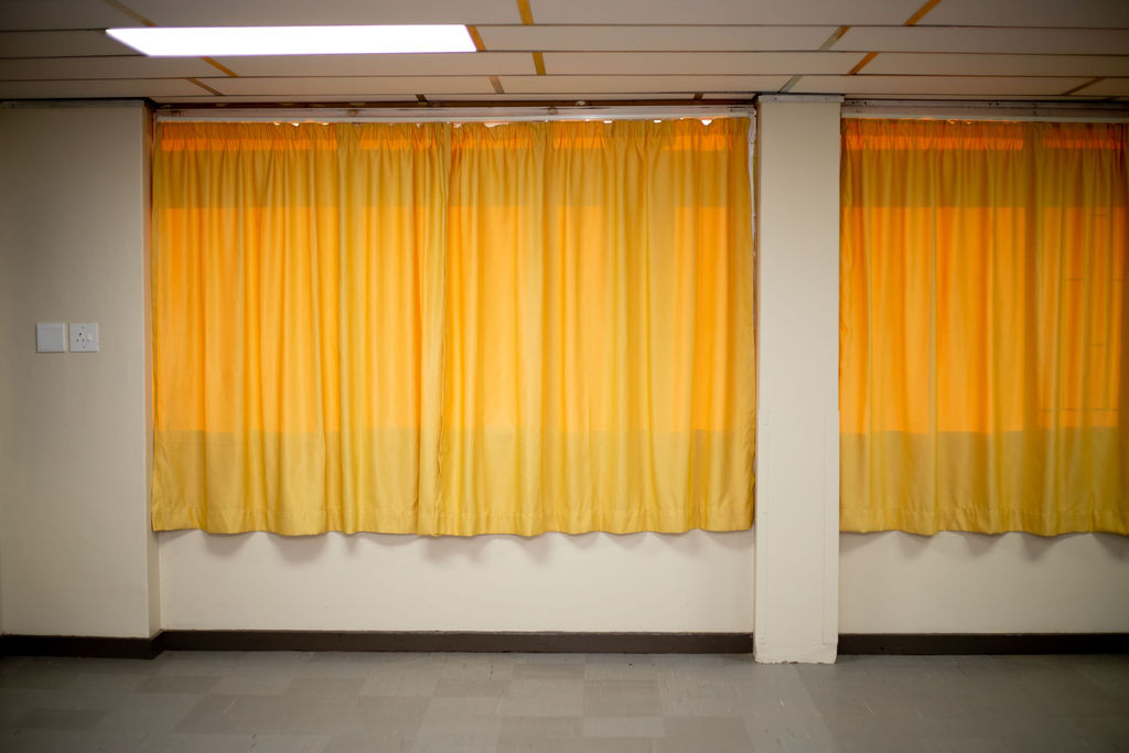 Curtain installation at Keetmanshoop Hospital
