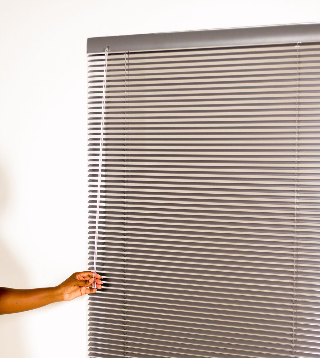 Venetian Blinds — Cordless Operation